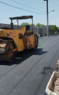 آسفالت محوطه زیرسازی کوچه باغ شاندیز و شاهنامه
