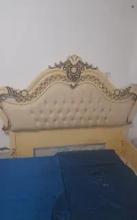 تخت و پاتختی