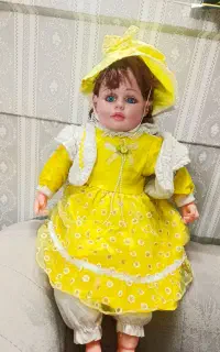 عروسک هوشمند سخن گو سارا به سوال ها پاسخ میده