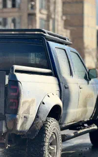 نیسان پیکاب مدل ۸۱ لوازمی