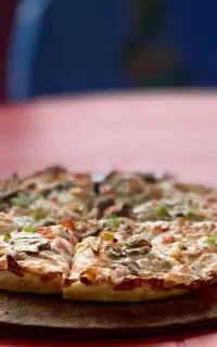 تعدادی نیرو جهت همکاری در پیتزا تپل نیازمندیم