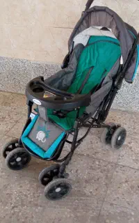 کالسکه نوزاد در حد نو