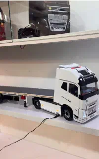 ماکت کامیون ولوو ایرو ۲۰۲۵