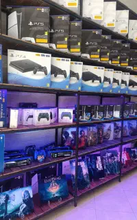 استخدام یک نیرو جوان برای فروشگاه کنسول