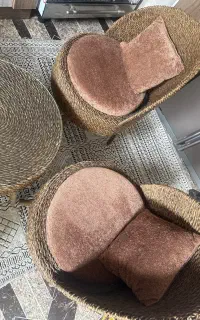 سه عدد صندلی با میز مناسب برای آشپزخانه تراس باغ