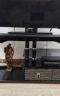 میز تی وی و بوفه در حد نو