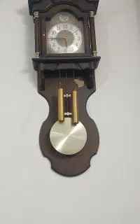 ساعت دیواری سالم در حد نو