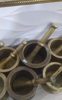 هونگ دسته برنجی نه عدد یکی دسته نداره همش ۲۵کیلو