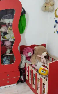 تخت و کمد کودک سالم