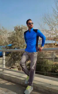 مربی بدنسازی و فوتبال آنلاین و حضوری