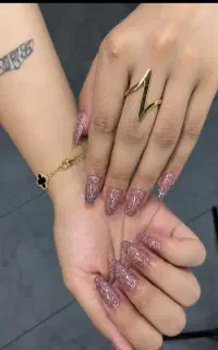 کاشت ناخن  فقط ۴۰۰
