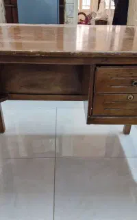 میز چوبی