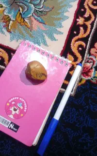 سنگ رگه دار قهوه ای