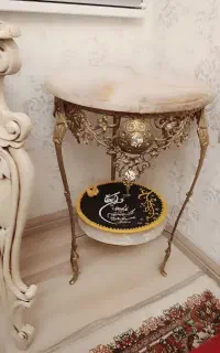 میز تلفن برنزی