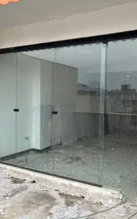 فروش شیشه سکوریت مغازه با تمام لوازم