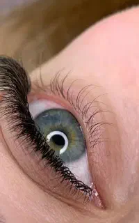 آموزش و خدمات تخصصی اکستنشن مژه و لیفت