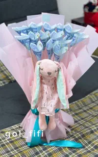 دسته گل روبانی، پروانه، عروسک