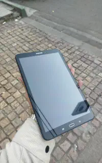 تبلت سامسونگ سیمکارت خور بسیار تمیز