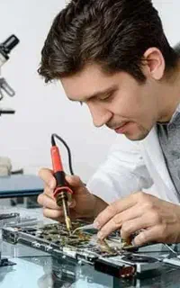 نیازمند همکار جهت فعالیت فروشگاه کامپیوتر و موبایل