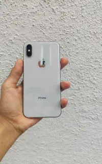 xs سفید