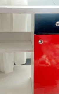 میز تحریر در حد نو