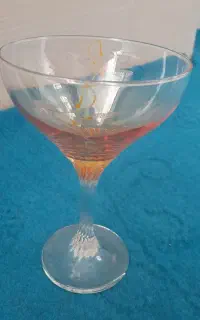 بستنی خوری وجام گیلاس اصل