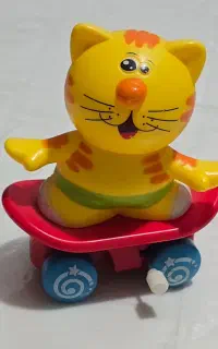 گربه اسکیت سوار کوکی