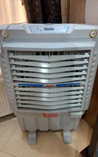 کولر آبی یاسان ایستاده