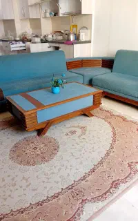 مبل ۶ نفره آبی با میز عسلی