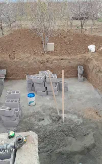فنس کشی دیوار کشی شخم چاله کن نهال خدمات باغبانی