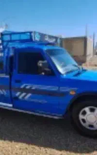 وانت نیسان کرایه ای . حمل بار