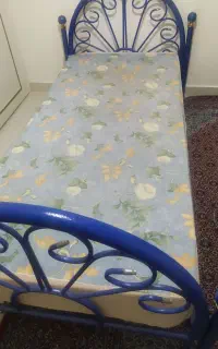 تخت فلزی چکشی بدون خط وخش آبی رنگ پسرانه