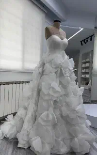 لباس عروس کاملا نو و تن نخورده