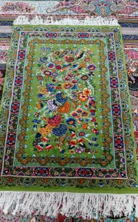 قالیچه دستباف نو با قسمت های کمی ابریشم