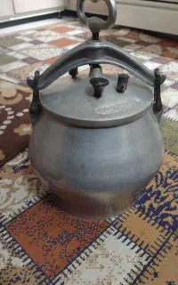 زودپز ده لیتری بزرگه نونو فقط خاک کرفته
