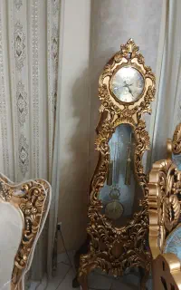 بوفه چوبی و ساعت چوبی