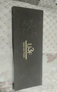 تعدادی وسایل میکاپ و شنیون