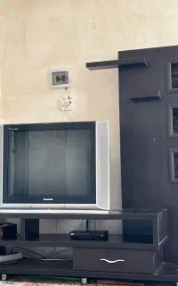 تلویزیون و میز تلویزیون