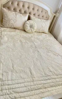 رو تختی حتی یکبارم استفاده نشده برای جهاز ترک