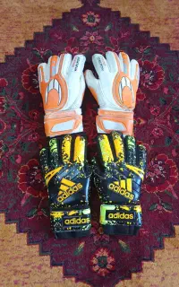2جفت دستکش دروازه بانی فوتبال