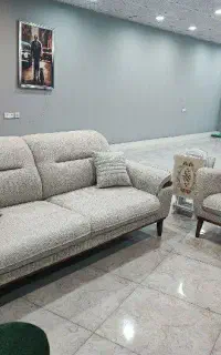 مبل.    دلارام