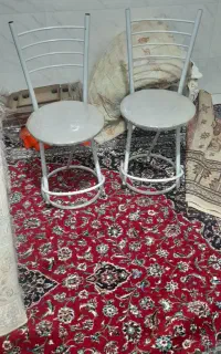 دوعدد صندلی