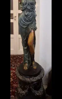 مجسمه ایستاده آباژور دار دومتری