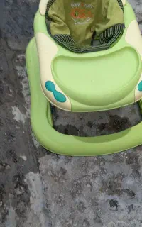 گهواره کالسکه روروک