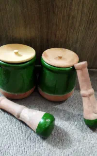 دیزی سفالی با گوشتکوب