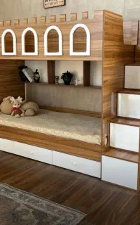 تخت میزبان میهمان