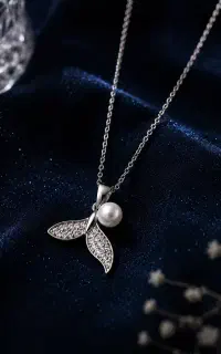گردنبند دم وال