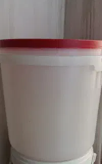 سطل های ده کیلویی نونو و بیست لیتری در حد نو