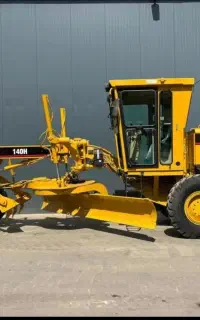 راننده گریدر حرفه ای و با تجربه