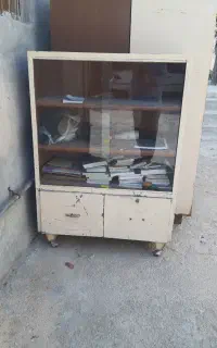 کتابخانه و کمد لباسی نوستالوژی دهه ۵۰